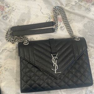 Excellent Saint Laurent Envelope Quilted Leather crossbody bag black